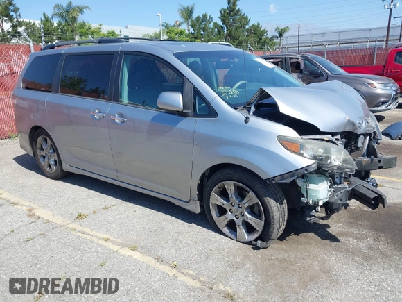 2013 Toyota Sienna SE с VIN 5TDXK3DC7DS287161, выставлен на аукционе IAAI как лот 42249232 с пробегом 168 307 миль миль и . История ставок и продаж доступна на DreamBid. Изображение 1.