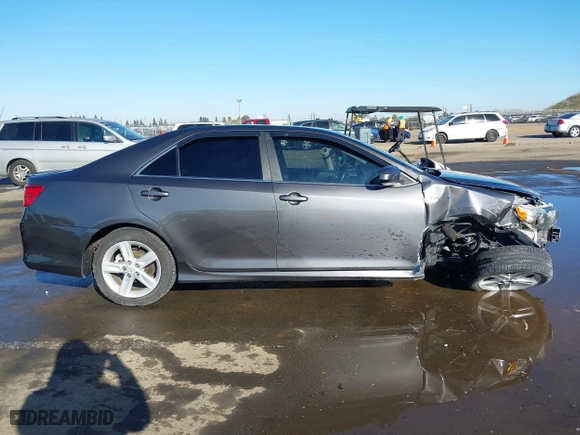 2014 Toyota Camry Hybrid LE with VIN 4T1BD1FK8EU135234, listed as a IAAI auction lot 41399246 with 104,964 mi miles. Bid and sale history available at carsss.com. Image 14.