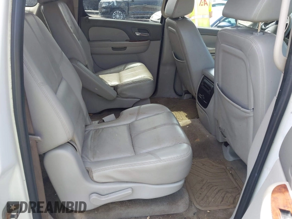 2008 Chevrolet Suburban LTZ with VIN 1GNFK16338R155782, listed as a IAAI auction lot 42801547 with 228,491 mi miles and . Bid and sale history available at DreamBid. Image 8.