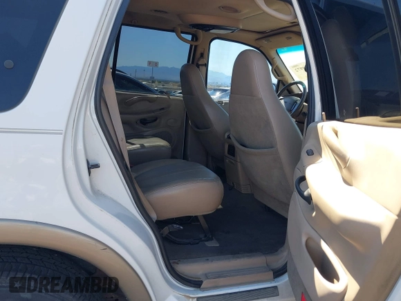 2002 Ford Expedition Eddie Bauer with VIN 1FMPU18L22LA27043, listed as a IAAI auction lot 42828972 with 220,319 mi miles and . Bid and sale history available at DreamBid. Image 8.