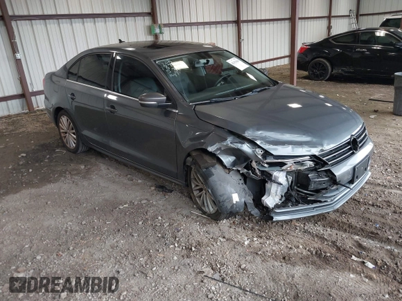 2015 Volkswagen Jetta SE with VIN 3VWD07AJ9FM310300, listed as a IAAI auction lot 42433664 with 117,579 mi miles and . Bid and sale history available at DreamBid. Image 1.