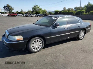 2011 Lincoln Town Car Signature Limited z VIN 2LNBL8CV0BX764002, wystawiony jako Copart lot #56243785 z przebiegiem 356 906 mil mil oraz Czysty tytuł • Clean title. Historia ofert i sprzedaży dostępna na DreamBid. Obrazek 1.