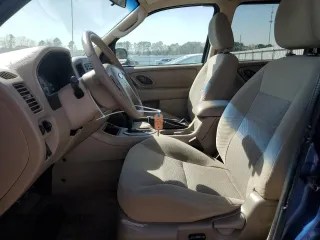 2007 Ford Escape XLT with VIN 1FMYU03Z67KB07923, listed as a Copart auction lot 50120885 with 187,903 mi miles and Salvage Title. Bid and sale history available at carsss.com. Image 7.