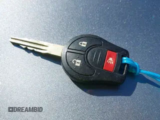 2014 Nissan Rogue S z VIN JN8AS5MV3EW708141, wystawiony jako IAAI lot #42129351 z przebiegiem 147 358 mil mil oraz . Historia ofert i sprzedaży dostępna na DreamBid. Obrazek 11.