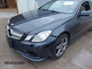 2010 Mercedes-Benz E 550 with VIN WDDKJ7CB9AF037399, listed as a IAAI auction lot 42108170 with 177,557 mi miles and . Bid and sale history available at carsss.com. Image 6.