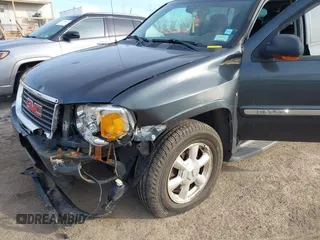 2005 GMC Envoy SLT z VIN 1GKET16M156142931, wystawiony jako IAAI lot #41584914 z przebiegiem 215 452 mil mil oraz . Historia ofert i sprzedaży dostępna na DreamBid. Obrazek 6.
