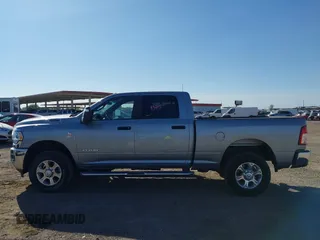 2024 Ram 2500 Big Horn with VIN 3C6UR5DL5RG100751, listed as a IAAI auction lot 42581273 with 15,353 mi miles and . Bid and sale history available at DreamBid. Image 14.