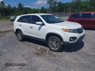 2011 Kia Sorento EX с VIN 5XYKU3A1XBG023949, выставлен на аукционе IAAI как лот 42849819 с пробегом 143 586 миль миль и . История ставок и продаж доступна на DreamBid. Изображение 1.