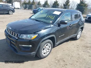 2018 Jeep Compass Sport with VIN 3C4NJCAB1JT301868, listed as a IAAI auction lot 41762166 with 119,933 mi miles. Bid and sale history available at carsss.com. Image 17.