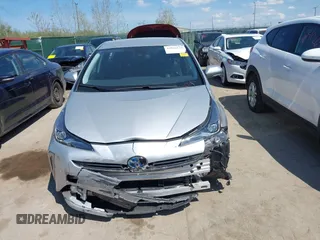 2021 Toyota Prius LE z VIN JTDL9MFU3M3028805, wystawiony jako IAAI lot #42043610 z przebiegiem 26 436 mil mil oraz . Historia ofert i sprzedaży dostępna na DreamBid. Obrazek 12.