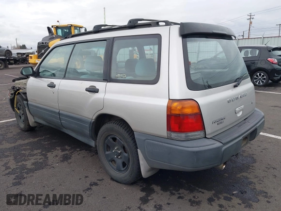 2000 Subaru Forester L with VIN JF1SF6353YH701667, listed as a IAAI auction lot 41499844 with 203,050 mi miles. Bid and sale history available at carsss.com. Image 3.