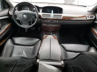 2006 BMW 7 Series 750Li z VIN WBAHN83526DT29128, wystawiony jako Copart lot #83745544 z przebiegiem 155 589 mil mil oraz Szkoda całkowita • Salvage title. Historia ofert i sprzedaży dostępna na DreamBid. Obrazek 8.