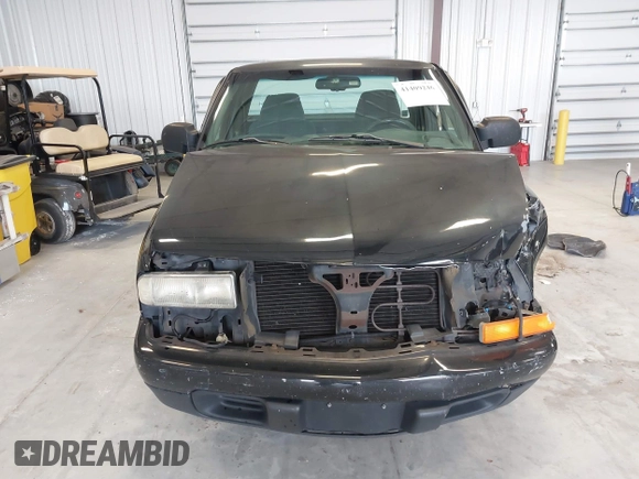 2000 Chevrolet S-10 LS with VIN 1GCCS1943YK168119, listed as a IAAI auction lot 41409246 with 194,506 mi miles. Bid and sale history available at carsss.com. Image 12.