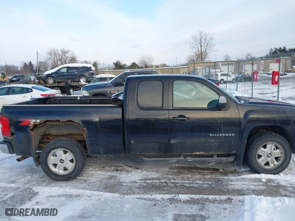 2010 Chevrolet Silverado 1500 LT with VIN 1GCSKSE33AZ121362, listed as a IAAI auction lot 41554626 with 232,076 mi miles. Bid and sale history available at carsss.com. Image 13.