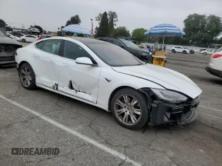 2021 Tesla Model S Long Range Plus z VIN 5YJSA1E24MF427775, wystawiony jako Copart lot #48431165 z przebiegiem 15 801 mil mil oraz Szkoda całkowita • Salvage title. Historia ofert i sprzedaży dostępna na DreamBid. Obrazek 4.