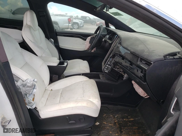 2019 Tesla Model X 75D with VIN 5YJXCAE21KF160589, listed as a Copart auction lot 54390202 with 30,860 mi miles. Bid and sale history available at carsss.com. Image 5.