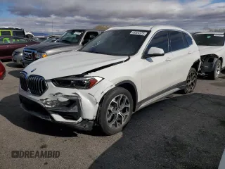 2021 BMW X1 sDrive28i z VIN WBXJG7C01M5T72642, wystawiony jako Copart lot #49304325 z przebiegiem 39 124 mil mil oraz Szkody całkowita. Historia ofert i sprzedaży dostępna na DreamBid. Obrazek 1.