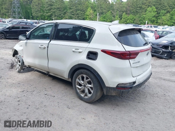 2020 Kia Sportage LX with VIN KNDPMCAC8L7811201, listed as a IAAI auction lot 40839866 with 1 mi miles. Bid and sale history available at carsss.com. Image 3.