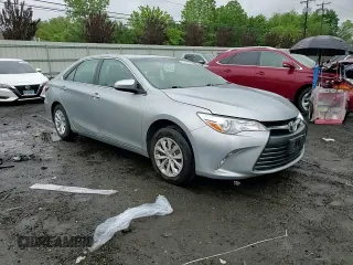 2015 Toyota Camry XLE z VIN 4T4BF1FK7FR460099, wystawiony jako Copart lot #57674195 z przebiegiem 162 774 mil mil oraz Szkoda całkowita • Salvage title. Historia ofert i sprzedaży dostępna na DreamBid. Obrazek 13.