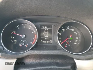 2017 Volkswagen Passat S z VIN 1VWAT7A38HC013566, wystawiony jako Copart lot #52431305 z przebiegiem 111 598 mil mil oraz Szkoda całkowita • Salvage title. Historia ofert i sprzedaży dostępna na DreamBid. Obrazek 9.