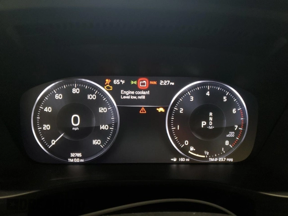 2020 Volvo XC40 Momentum z VIN YV4162UK4L2200587, wystawiony jako Copart lot #55737555 z przebiegiem 32 785 mil mil oraz Szkoda całkowita • Salvage title. Historia ofert i sprzedaży dostępna na DreamBid. Obrazek 9.