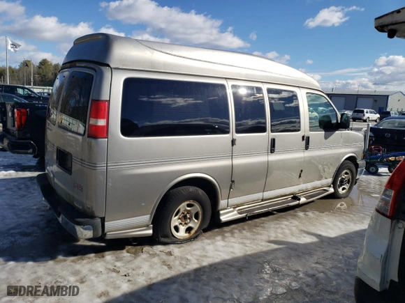 2003 GMC Savana Cargo Van YF7 Upfitter with VIN 1GDFH15T231157079, listed as a Copart auction lot 43487605 with 109,706 mi miles and Non Repairable. Bid and sale history available at carsss.com. Image 3.
