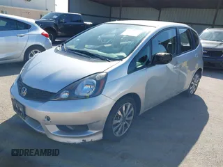 2013 Honda Fit Sport с VIN JHMGE8H6XDC022677, выставлен на аукционе IAAI как лот 41799038 с пробегом Не указан миль и . История ставок и продаж доступна на DreamBid. Изображение 2.