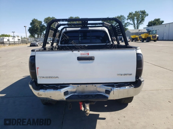 2013 Toyota Tacoma z VIN 3TMMU4FNXDM050603, wystawiony jako Copart lot #57648055 z przebiegiem 224 773 mil mil oraz Czysty tytuł • Clean title. Historia ofert i sprzedaży dostępna na DreamBid. Obrazek 6.