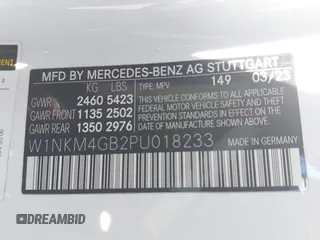 2023 Mercedes-Benz GLC with VIN W1NKM4GB2PU018233, listed as a IAAI auction lot 41671282 with 1 mi miles. Bid and sale history available at carsss.com. Image 9.