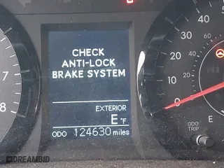 2015 Toyota Sienna L with VIN 5TDZK3DC5FS675095, listed as a IAAI auction lot 41434418 with 124,630 mi miles. Bid and sale history available at carsss.com. Image 15.