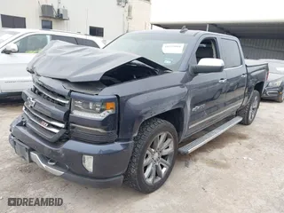 2018 Chevrolet Silverado 1500 LTZ with VIN 3GCUKSEJ0JG283666, listed as a IAAI auction lot 41533016 with 215,097 mi miles. Bid and sale history available at carsss.com. Image 17.
