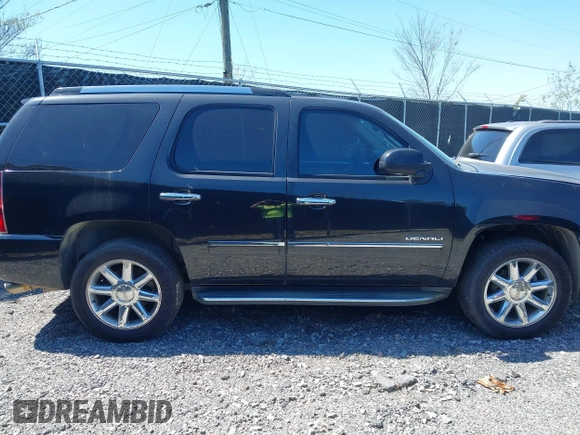 2013 GMC Yukon Denali with VIN 1GKS2EEF7DR306177, listed as a IAAI auction lot 42046734 with 263,976 mi miles. Bid and sale history available at carsss.com. Image 13.