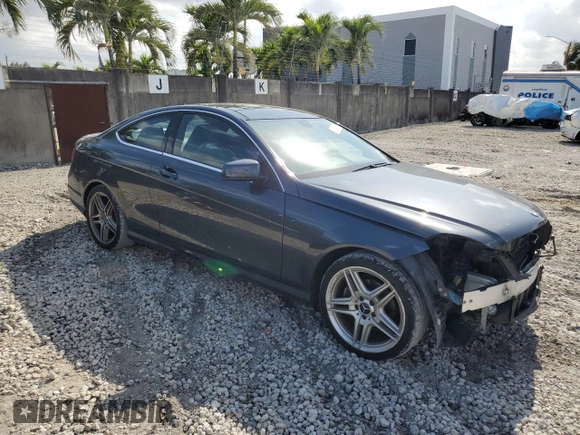 2013 Mercedes-Benz C 250 с VIN WDDGJ4HB5DG046015, выставлен на аукционе Copart как лот 52414515 с пробегом 91 706 миль миль и Списание • Salvage title. История ставок и продаж доступна на DreamBid. Изображение 4.