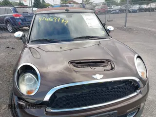 2011 MINI Convertible S with VIN WMWZP3C50BTX84044, listed as a IAAI auction lot 42669717 with Not provided miles and . Bid and sale history available at DreamBid. Image 6.