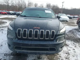 2016 Jeep Cherokee Latitude with VIN 1C4PJMCS1GW326557, listed as a IAAI auction lot 41474801 with 207,805 mi miles. Bid and sale history available at carsss.com. Image 12.