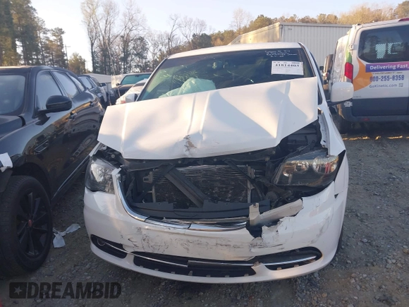 2015 Chrysler Town & Country S with VIN 2C4RC1HG7FR742447, listed as a IAAI auction lot 41814403 with 171,766 mi miles. Bid and sale history available at carsss.com. Image 12.