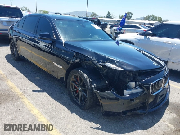 2014 BMW 7 Series ALPINA B7 z VIN WBAYE8C54ED134615, wystawiony jako IAAI lot #42197002 z przebiegiem 126 805 mil mil oraz . Historia ofert i sprzedaży dostępna na DreamBid. Obrazek 1.