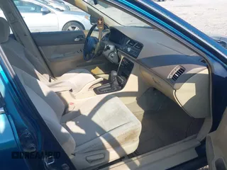 1995 Honda Accord LX с VIN 1HGCD5639SA112648, выставлен на аукционе IAAI как лот 42438947 с пробегом 228 038 миль миль и . История ставок и продаж доступна на DreamBid. Изображение 5.