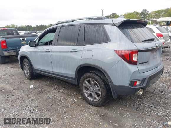 2024 Honda Passport TrailSport with VIN 5FNYF8H6XRB017735, listed as a IAAI auction lot 41931822 with 20,815 mi miles and . Bid and sale history available at DreamBid. Image 3.
