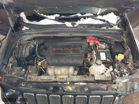 2019 Jeep Renegade Sport with VIN ZACNJBAB0KPK07349, listed as a IAAI auction lot 41618909 with 82,402 mi miles. Bid and sale history available at carsss.com. Image 10.