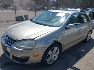 2005 Volkswagen Jetta Sedan 2.5L with VIN 3VWSG71KX5M608221, listed as a IAAI auction lot 42071492 with 83,903 mi miles. Bid and sale history available at carsss.com. Image 2.