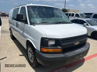 2014 Chevrolet Express Cargo z VIN 1GCSGAFX2E1169422, wystawiony jako IAAI lot #42526408 z przebiegiem 221 138 mil mil oraz . Historia ofert i sprzedaży dostępna na DreamBid. Obrazek 4.