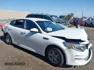 2016 Kia Optima LX z VIN 5XXGT4L3XGG035320, wystawiony jako IAAI lot #42191582 z przebiegiem 132 106 mil mil oraz . Historia ofert i sprzedaży dostępna na DreamBid. Obrazek 1.