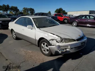 1998 Lexus ES 300 Luxury Sport Sdn with VIN JT8BF28G8W0095953, listed as a Copart auction lot 69954944 with 300,252 mi miles and Salvage Title. Bid and sale history available at carsss.com. Image 4.