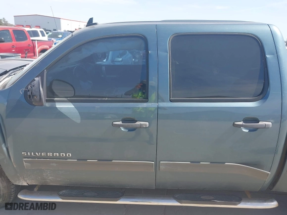 2010 Chevrolet Silverado 1500 LT with VIN 3GCRCSE07AG256393, listed as a IAAI auction lot 41735987 with 157,543 mi miles. Bid and sale history available at carsss.com. Image 14.