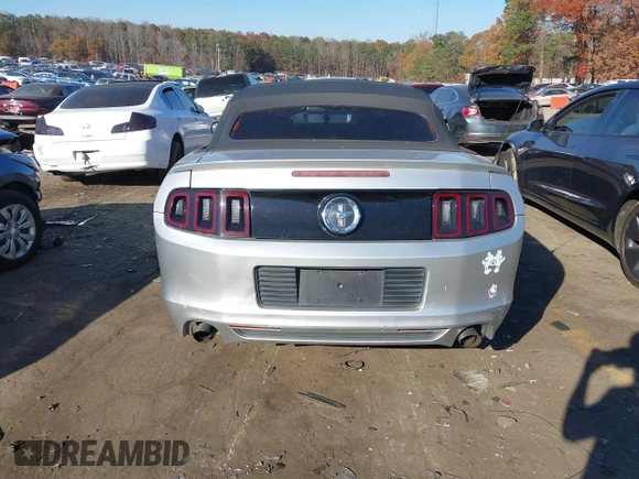 2013 Ford Mustang V6 with VIN 1ZVBP8EM0D5204477, listed as a IAAI auction lot 41009715 with 190,564 mi miles and . Bid and sale history available at DreamBid. Image 16.