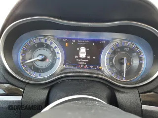 2015 Chrysler 300 Limited z VIN 2C3CCAAG1FH887381, wystawiony jako Copart lot #50533595 z przebiegiem 192 630 mil mil oraz Nie do naprawy • Non repairable. Historia ofert i sprzedaży dostępna na DreamBid. Obrazek 9.