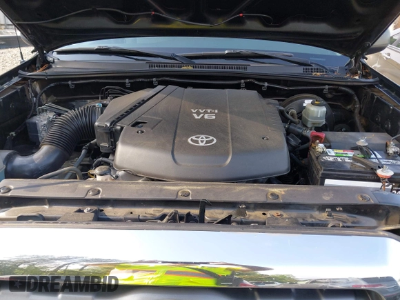 2010 Toyota Tacoma PreRunner with VIN 3TMJU4GN5AM092383, listed as a IAAI auction lot 42358944 with 159,598 mi miles and . Bid and sale history available at DreamBid. Image 10.