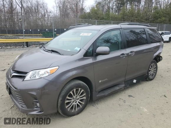 2018 Toyota Sienna XLE Auto Access Seat with VIN 5TDYZ3DC3JS948891, listed as a Copart auction lot 48417705 with 36,318 mi miles and Salvage Title. Bid and sale history available at carsss.com. Image 1.