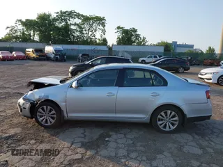 2010 Volkswagen Jetta Limited Edition с VIN 3VWRX7AJ8AM051566, выставлен на аукционе IAAI как лот 42568293 с пробегом 143 017 миль миль и . История ставок и продаж доступна на DreamBid. Изображение 15.